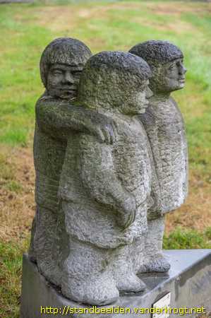Berg aan de Maas -  Drie kinderen in vriendschap