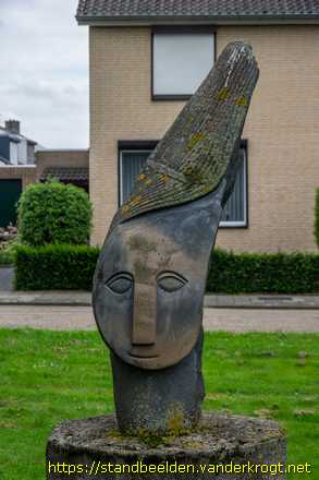 Urmond -  Women in bush