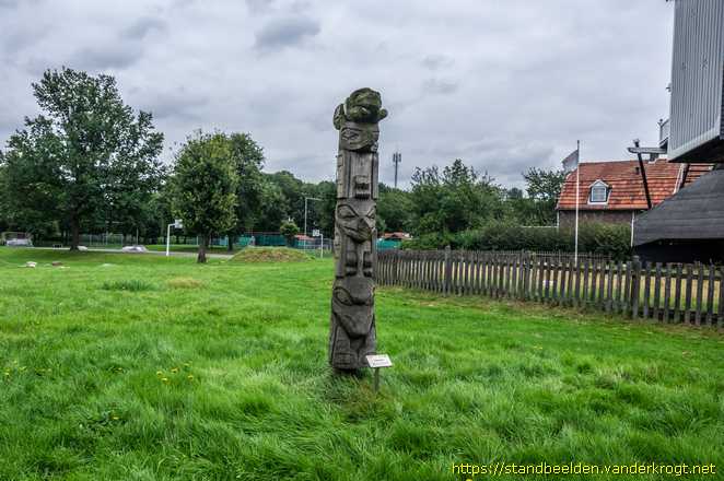Urmond -  Totempaal
