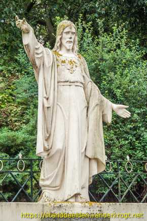 Velden -  Heilig Hartbeeld