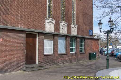 Venlo -  Portretreliëfs beroemde Venlonaren (Postkantoor)