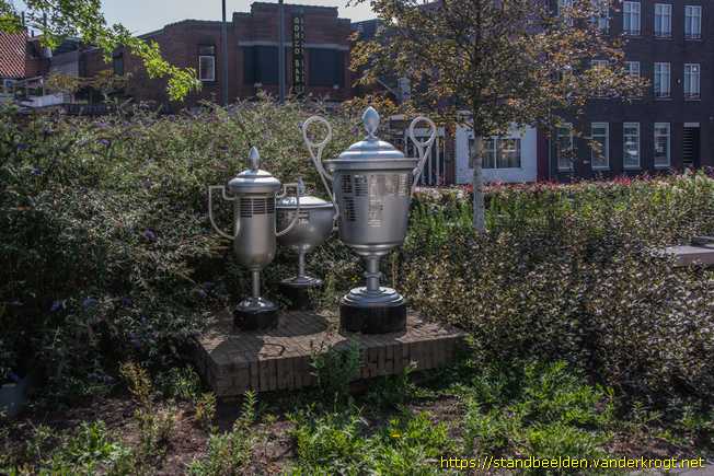 Tegelen -  De prijzenkast van St. Jozef