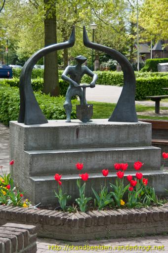 Heusden -  De Peelwerker - Turfstekersmonument