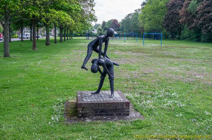 Bergen op Zoom -  Spelende kinderen