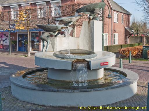 Hapert -  Wij Samen - Fontein met Schalen