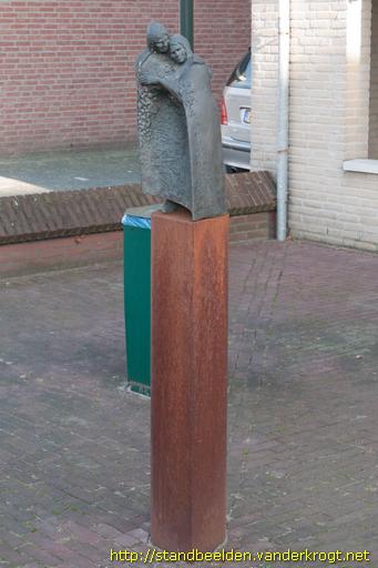 Hapert -  Twee vrouwen