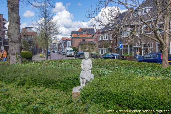 Breda -  Bloemenmeisje