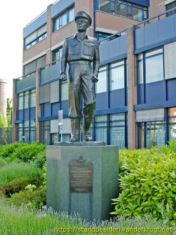 Breda -  Prins Bernhard als Air Commodore