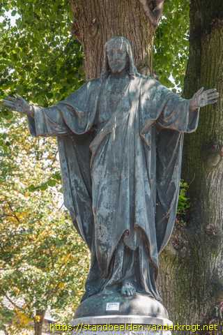 Cuijk -  Heilig Hartbeeld