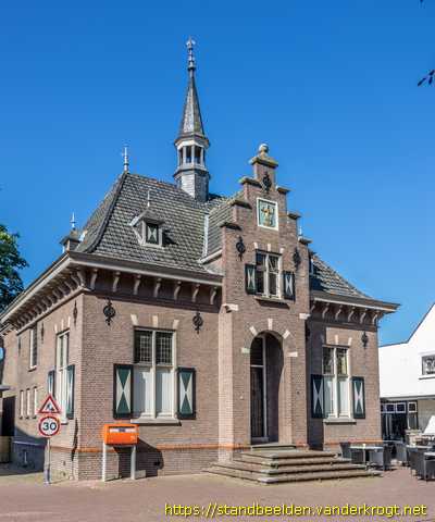 Beers -  Sint Lambertus met gemeentewapen Beers