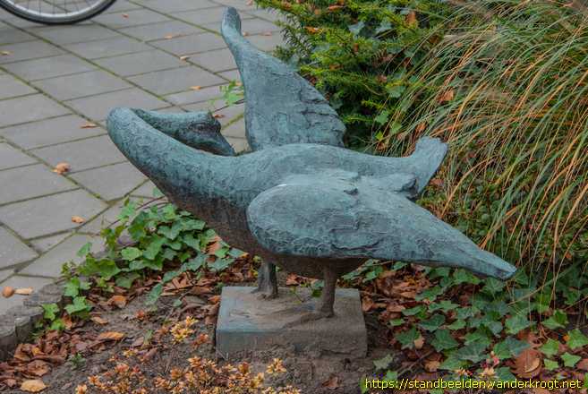 Lage Zwaluwe -  Drie ganzen