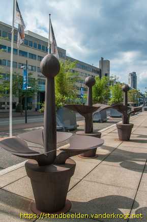 Eindhoven -  Drie bloemsculpturen