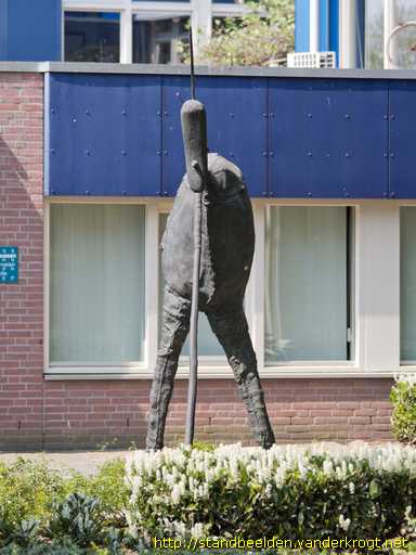 Gemert -  Object met zeisvorm bovenin