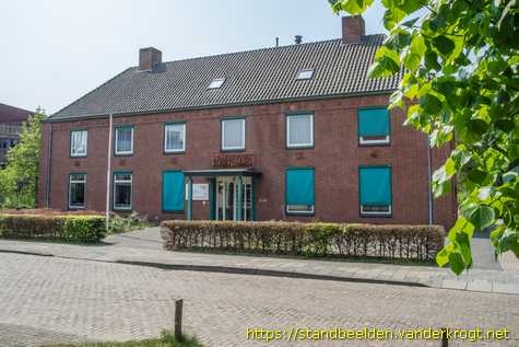 Gemert -  Reliëfs Wit-Gele-Kruis