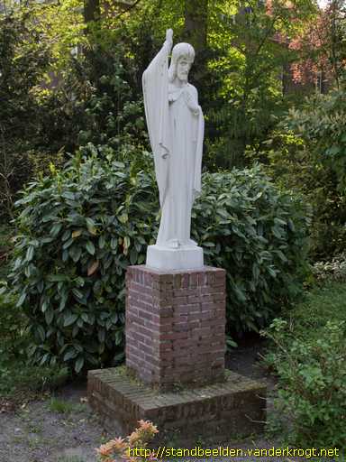 Gemert -  Heilig Hartbeeld