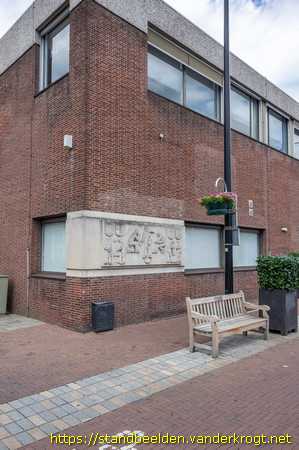 Helmond -  Reliëf Postkantoor