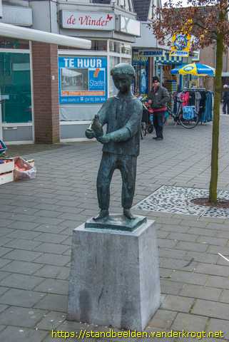 Drunen -  Jongen met duif <i>of</i> Het Moermannetje