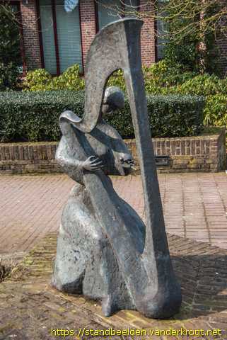 Vlijmen -  Harpspeelster