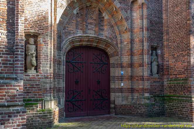 Hilvarenbeek -  Sint Adrianus van Hilvarenbeek en Sint Petrus