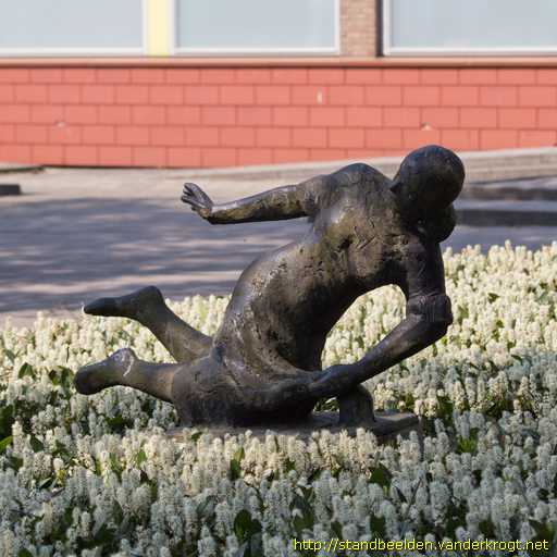 Kaatsheuvel -  Vallend meisje