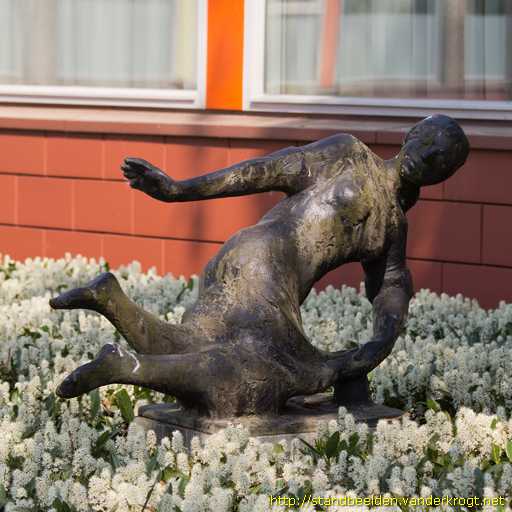 Kaatsheuvel -  Vallend meisje