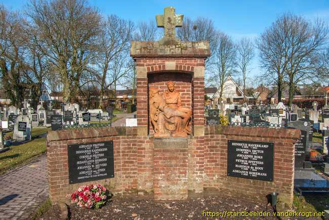 Fijnaart -  Monument voor de Gevallenen (Piëta)