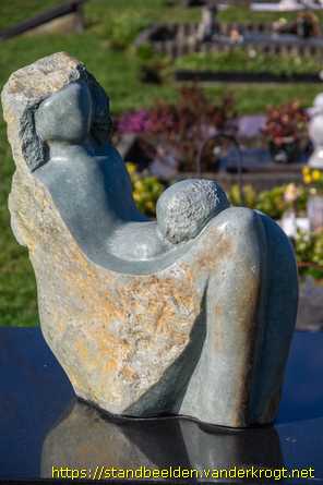 Zevenbergen -  Monument overleden kinderen