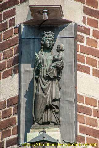 Oisterwijk -  Maria met kind