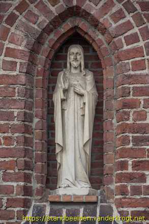 Moergestel -  Heilig Hartbeeld
