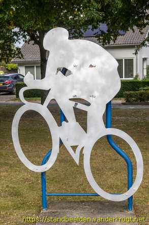 Moergestel -  De eenzame fietser