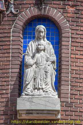 Oosterhout -  Maria met Jezus als jongen