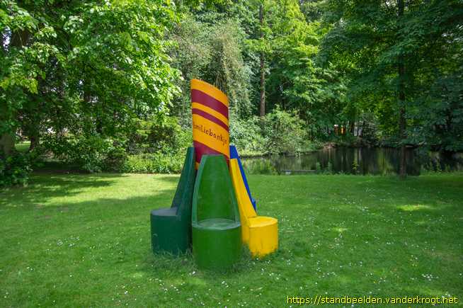 Oosterhout -  Betonkunst - Bankjes