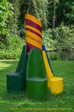 Oosterhout -  Betonkunst - Bankjes