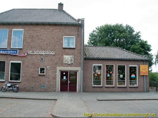 Oijen -  Jozef en Jezus ontvangen bloemen