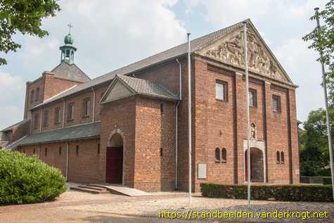 Maren-Kessel -  H. Drie-eenheid en de vier evangelisten