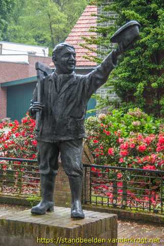 Wouwse Plantage - De Houthakker <i>of</i> De Pinnenrooier