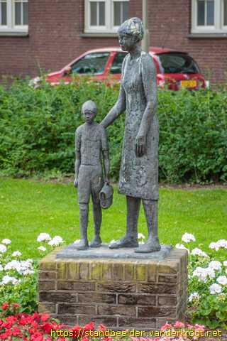 Roosendaal -  Franciscanes met leerling