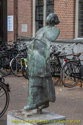 Sint Oedenrode -  Schrijdende Danseres met Tamboerijn