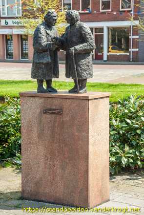 Dinteloord -  Twee vrouwen