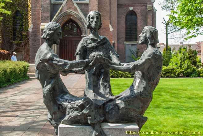 Nieuw-Vossemeer - Monument voor pastoor Van Schaik