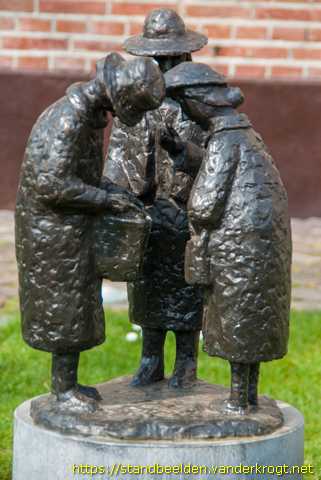 Udenhout -  Kletsende Vrouwtjes