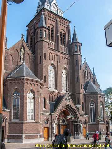 Tilburg -  Sint Dionysius, H. Hartbeeld en Maria