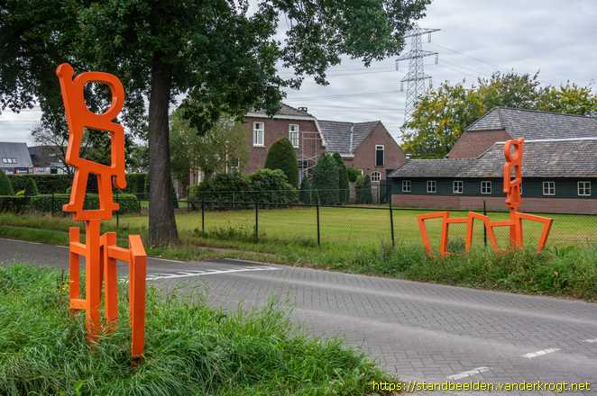 Berkel-Enschot -  Attentiefiguren Jantje Beton