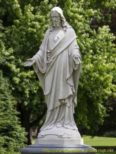 Vught -  Heilig Hartbeeld