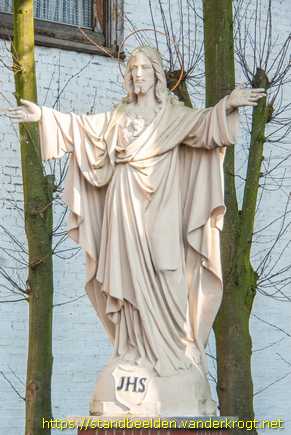 Wernhout -  Heilig Hartbeeld