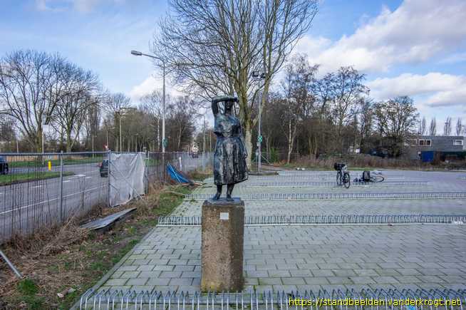 Amstelveen -  Schouwend meisje