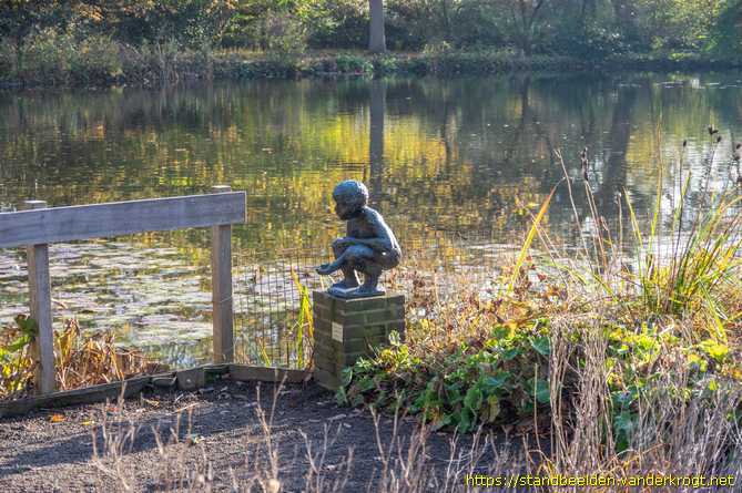 Amstelveen -  Eendjes voeren