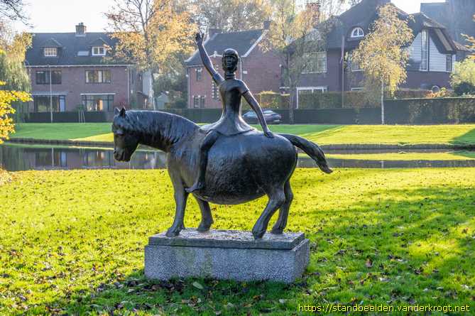 Amstelveen -  Meisje op paard