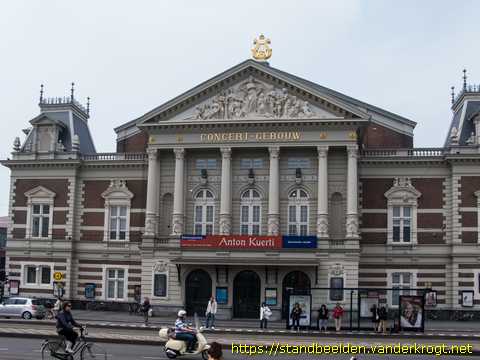 Amsterdam -  Borstbeelden Concertgebouw