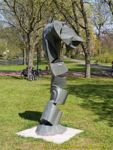 Beverwijk -  Monument voor een omgehakte boom